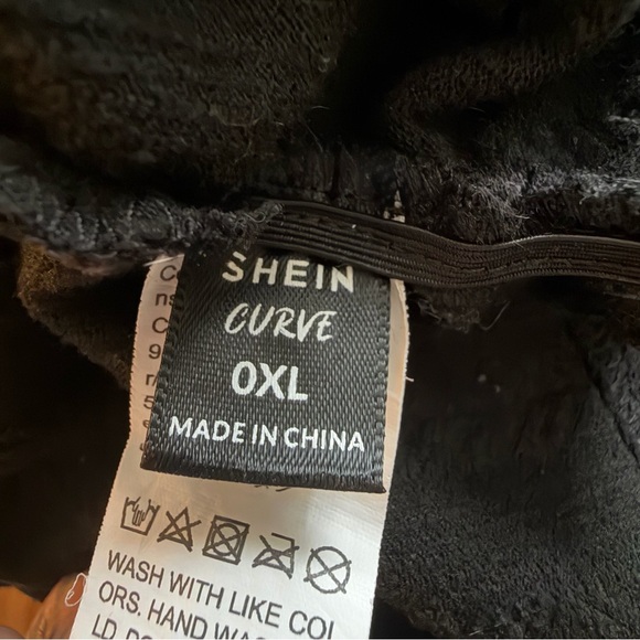 3 for $20 ⭐️ SHEIN Curve 0XL Black High-Neck Ribbed Tank Top - Picture 5 of 6